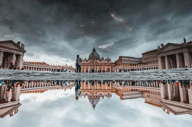 Sean Ang / Unsplash Дождь в Риме