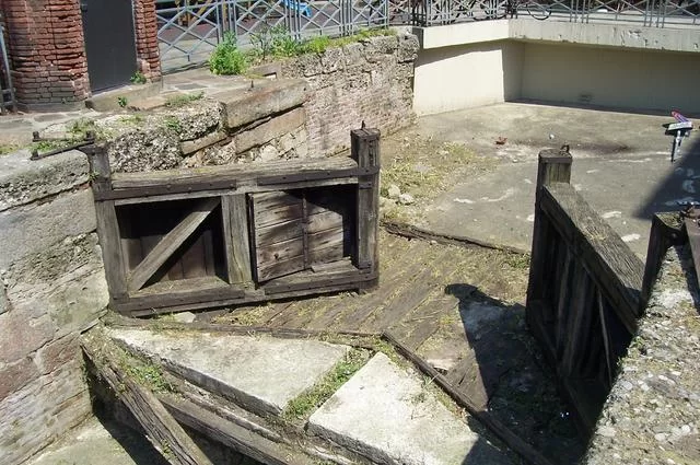 Di Yorick39 - Opera propria, CC BY 1.0, https://commons.wikimedia.org/w/index.php?curid=10600059 Конка дель Короната да Винчи Милан