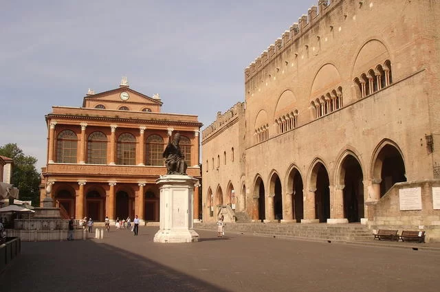 Piazza Cavour Piazza Cavour