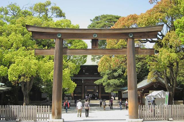 Синтоистское святилище Meiji Jingu Синтоистское святилище Meiji Jingu
