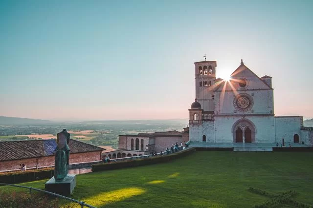 Enrico Tavian / Unsplash Ассиси