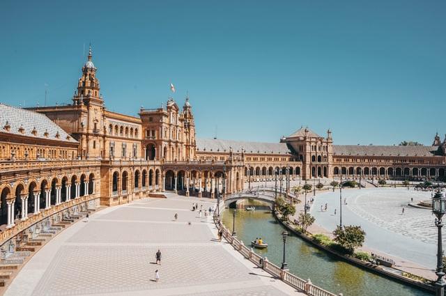 Фото: Joan Oger / Unsplash Севилья