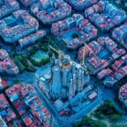 carles-rabada-kMde0v9tYYM-unsplash Вид на Саграда Фамилия