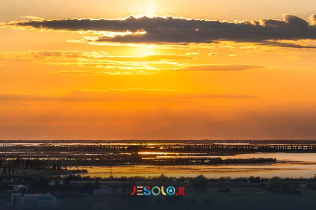 Фото с сайта jesolo.it Закат в Венецианской лагуне